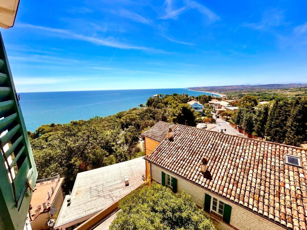 Paulis - Semiattico In Pieno Centro A Sirolo, Con Meravigliosa Vista Mare Apartment Exterior photo